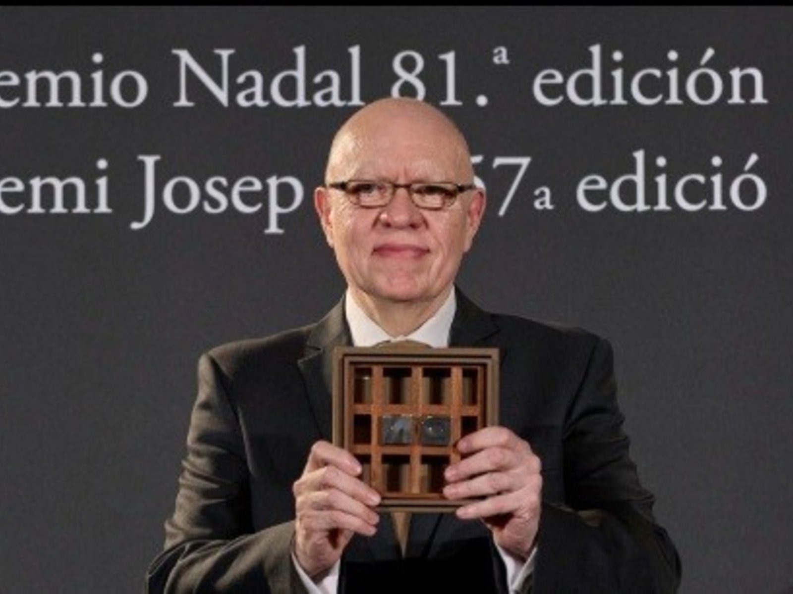 El argentino Jorge Fernández Díaz ganó el Premio Nadal con ‘El secreto de Marcial’