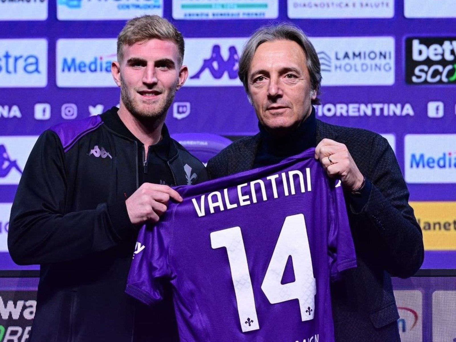 El dardo de Nicolás Valentini a la dirigencia de Boca durante su presentación oficial en la Fiorentina de Italia