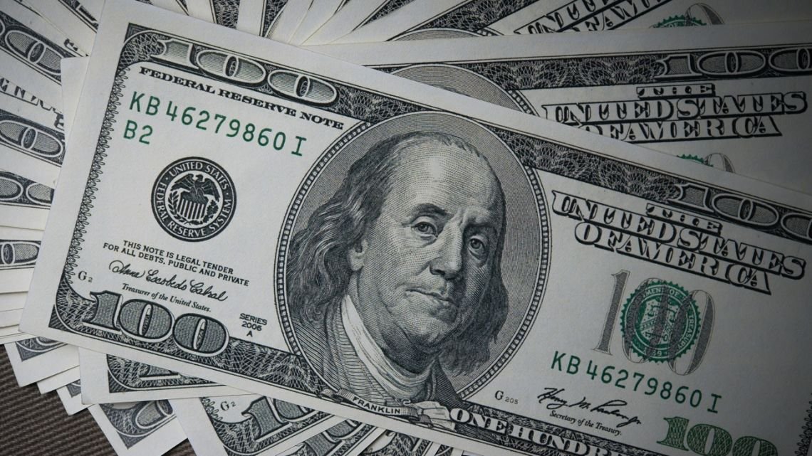 El dólar blue aumentó con fuerza su valor este 13 de enero