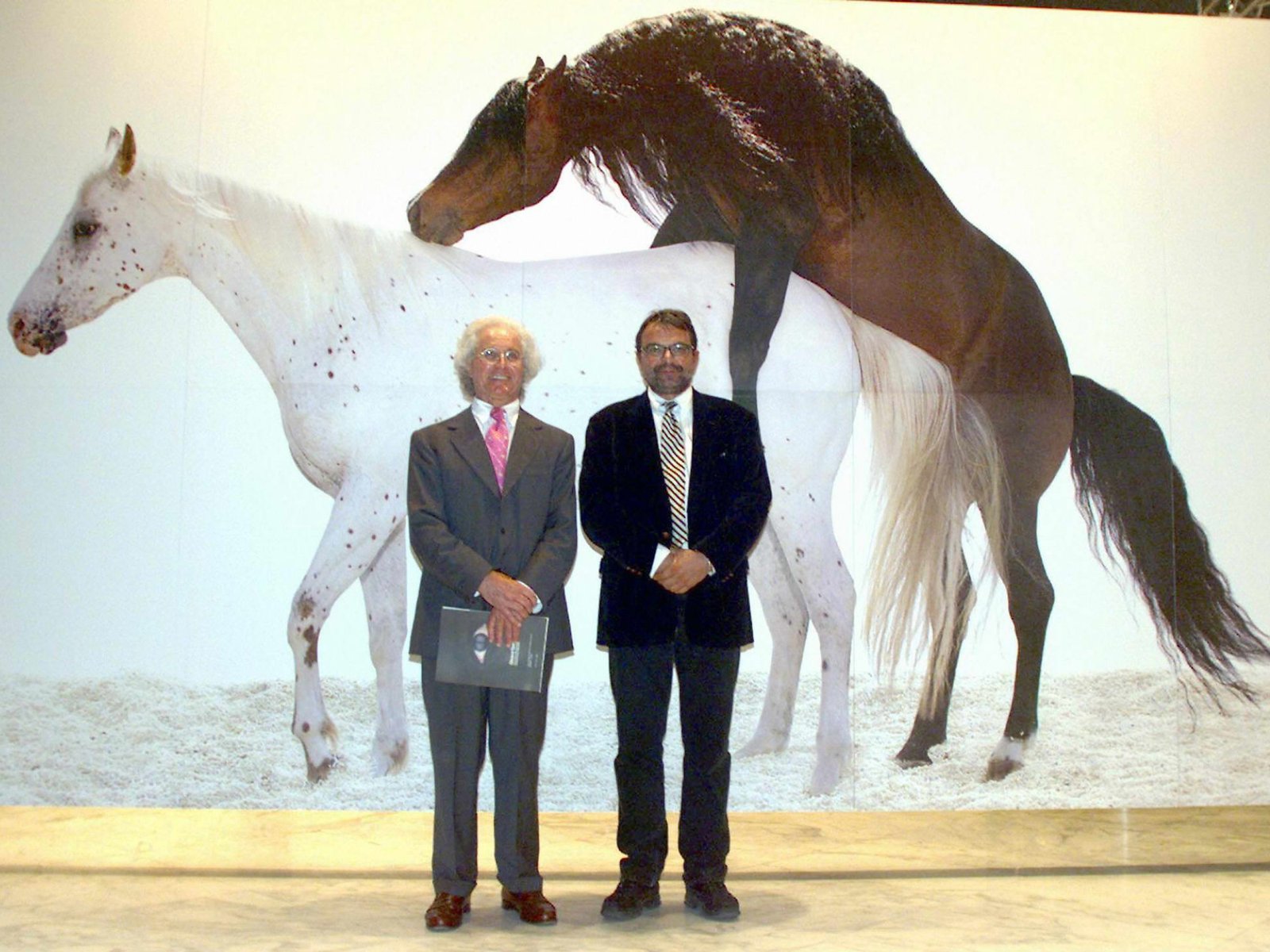 El fotógrafo que revolucionó la publicidad con su provocación visual