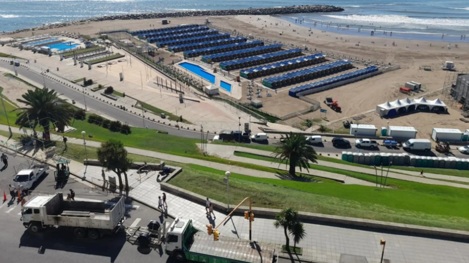 El manotazo de ahogado del Gobierno para salvar la temporada de verano | Scioli pidió que se postergue el inicio de clases y CABA se negó