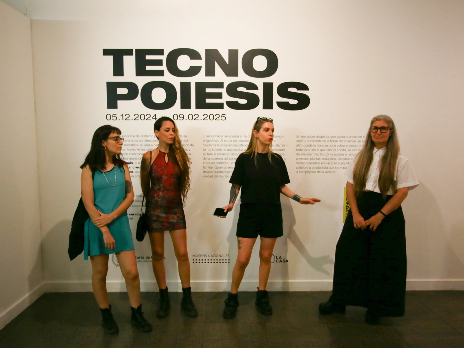 Esculturas vivientes y cyborgs en ‘Tecnopoiesis’, la muestra que imagina el cuerpo y la naturaleza del futuro