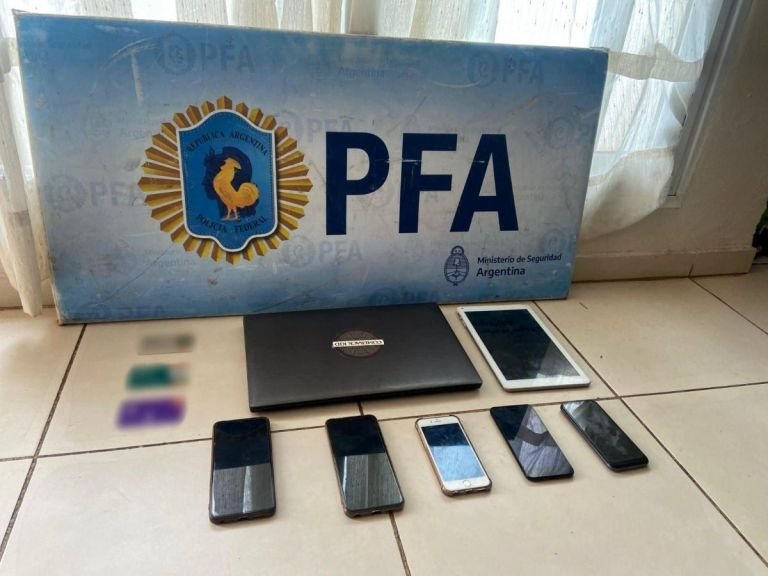 Esquel: La Policía Federal Argentina desbarató una organización criminal dedicada a realizar estafas mediante redes sociales
