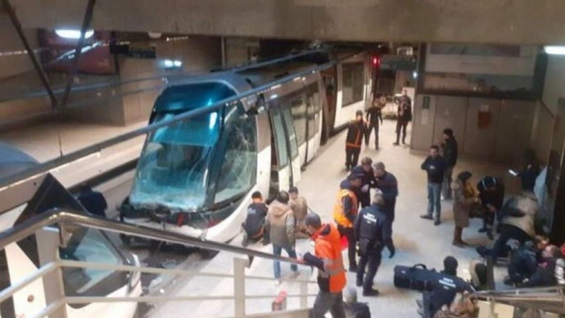 Francia: dos tranvías chocaron en Estrasburgo y dejaron al menos 20 heridos