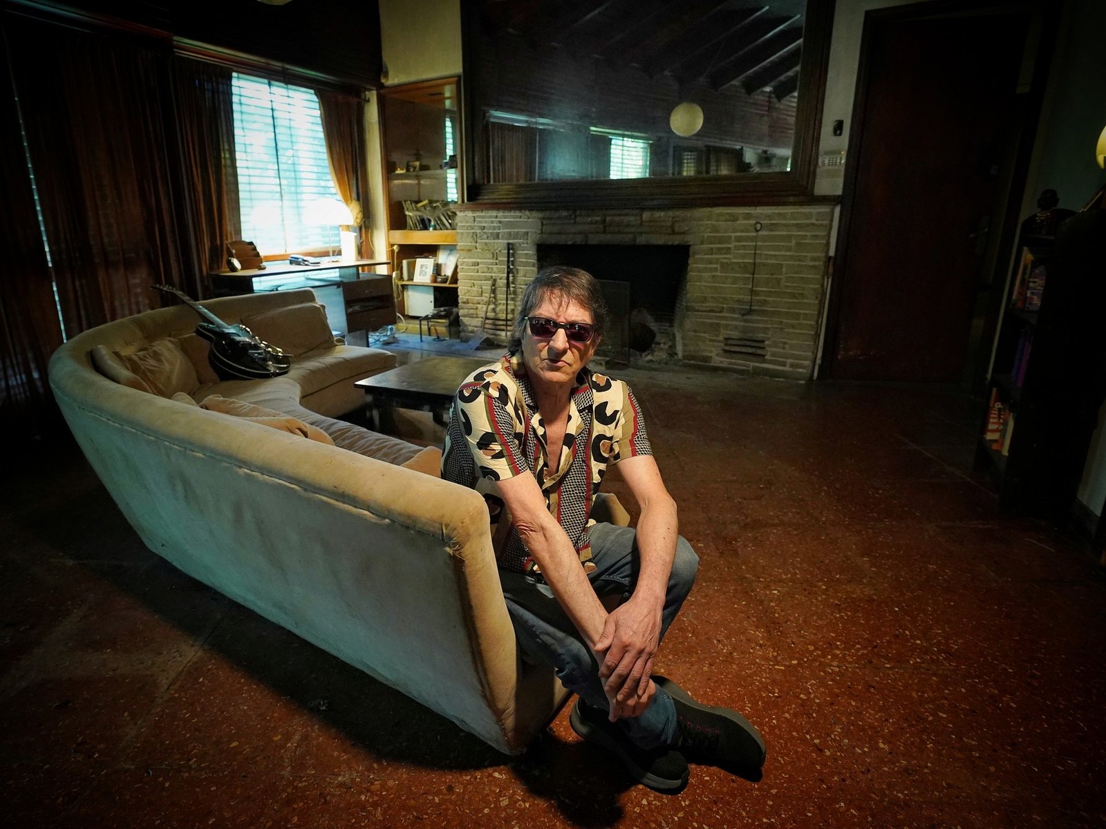 Investigan a Julio Moura, guitarrista de Virus, por la muerte de su pareja