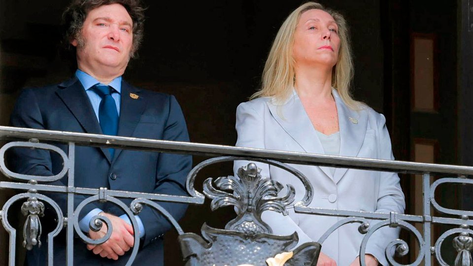 Javier Milei prometió “más motosierra y más ajuste” para 2025 | El Presidente volvió a elogiarse a sí mismo en su mensaje de año nuevo