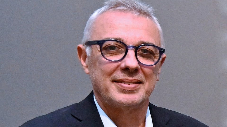 Julio Zamora: “Los gobiernos municipales garantizan la sostenibilidad del sistema democrático. Ante la confrontación, ejerzamos la fuerza del diálogo” | Comunicado del intendente de Tigre