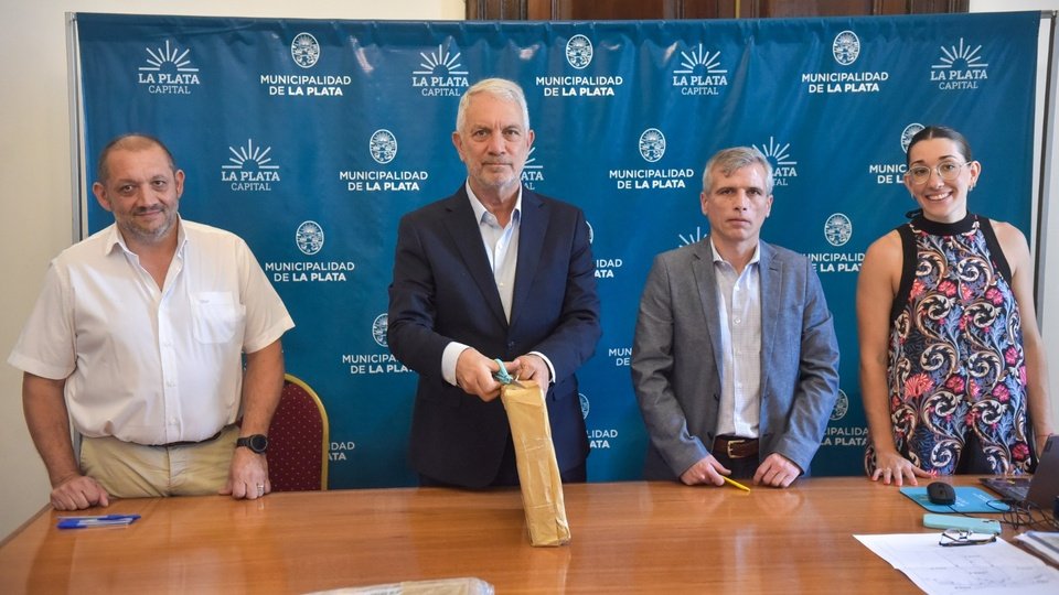 La Plata: el Municipio licitó un mega plan de obras públicas para los barrios