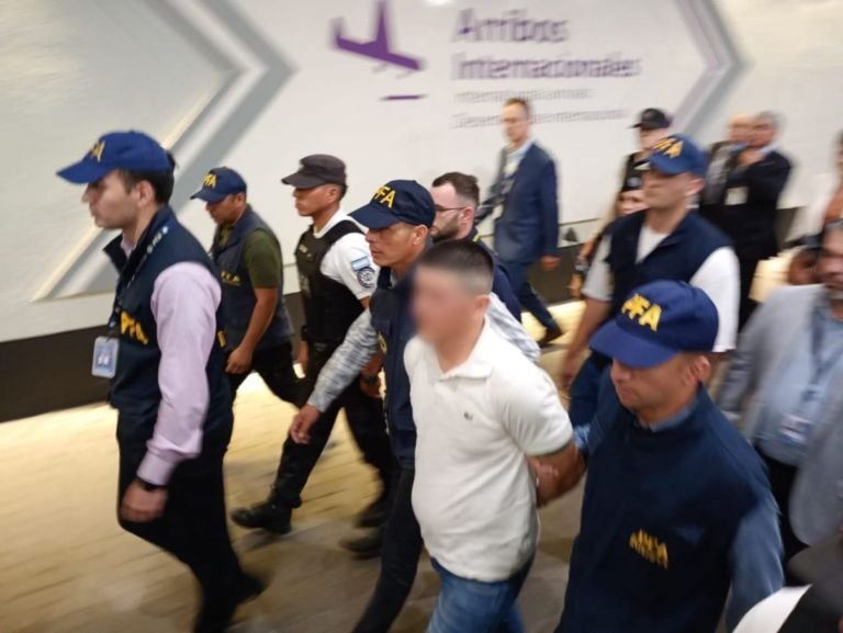 La Policía Federal Argentina brinda información clave para capturar a un homicida paraguayo prófugo