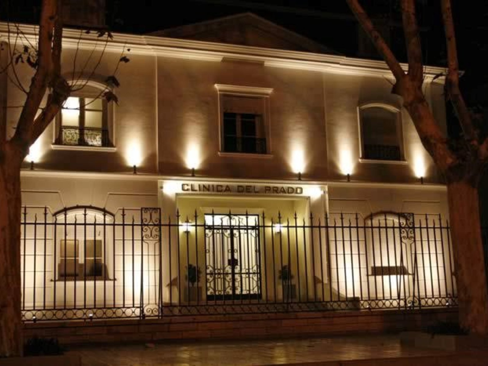 La coqueta clínica del cirujano plástico denunciado por una mujer que se tiró semidesnuda de un balcón en Palermo