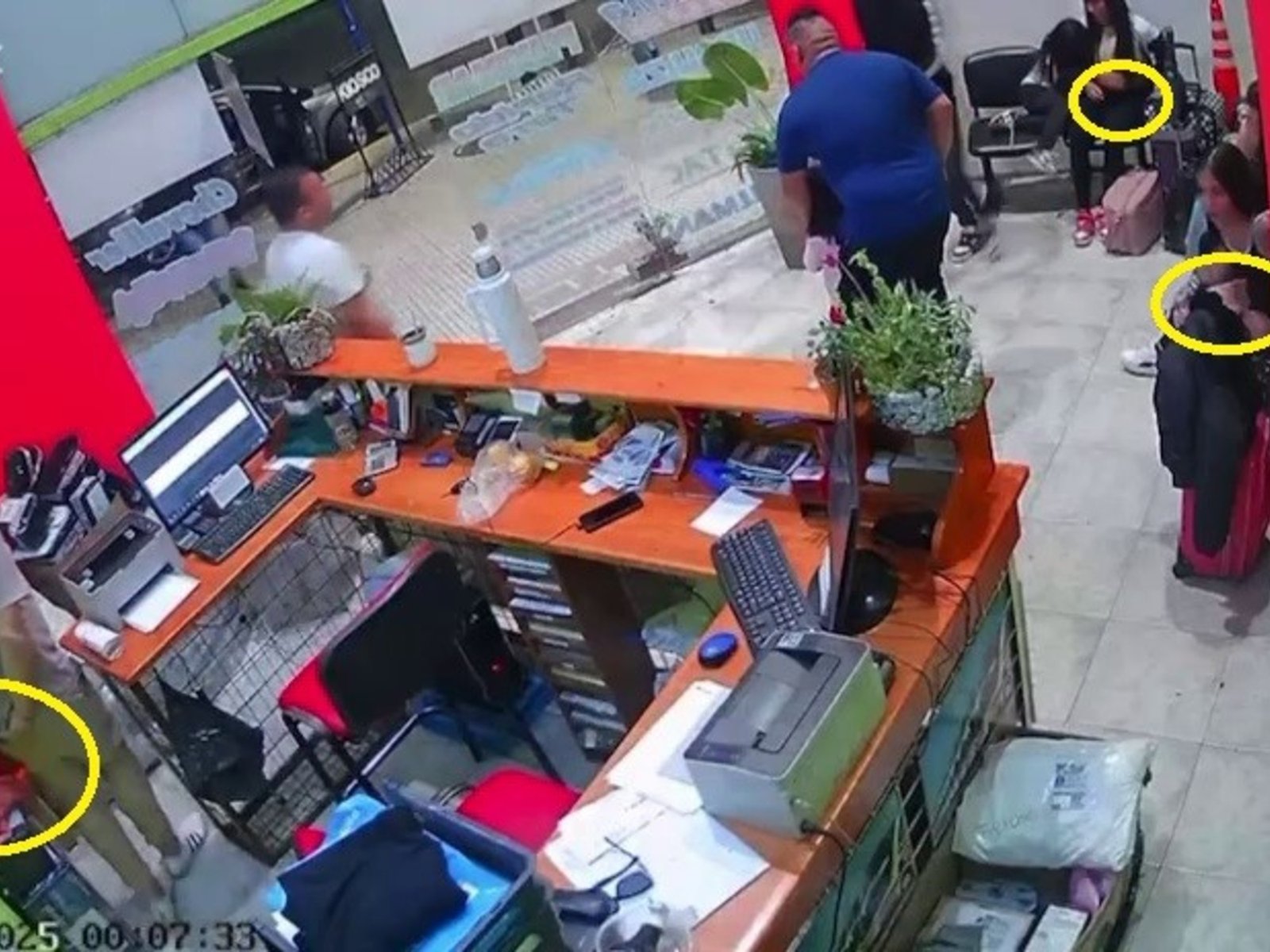 La inesperada reacción de las víctimas de un asalto en una agencia de viajes de La Matanza