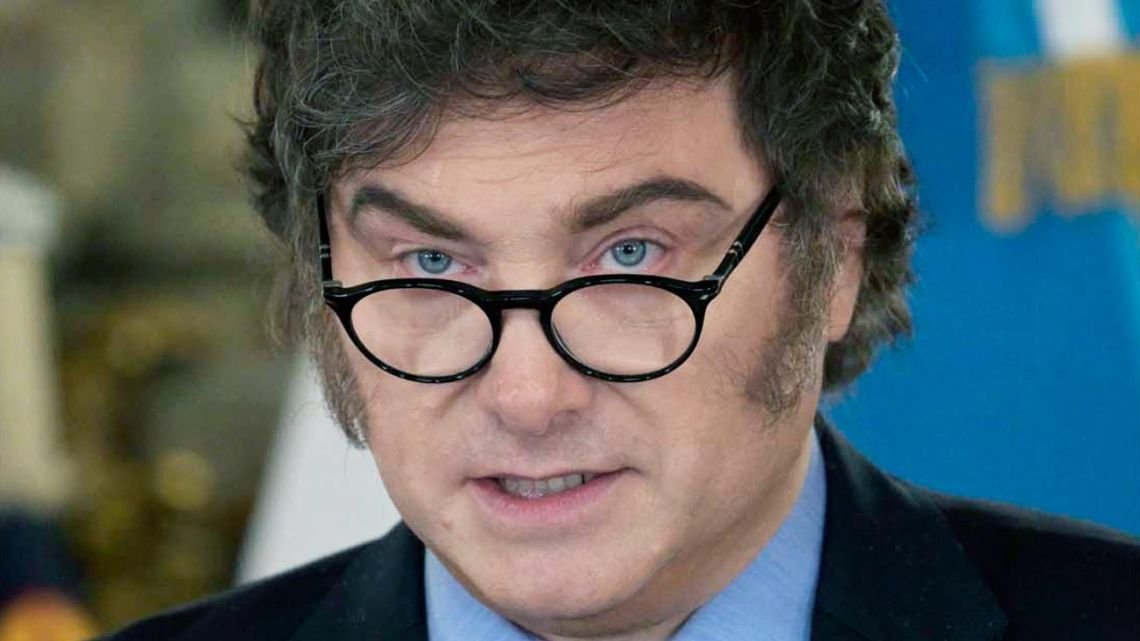 La motosierra de Milei y Caputo recortó un 26% el gasto público en 2024: cuáles fueron los sectores más ajustados