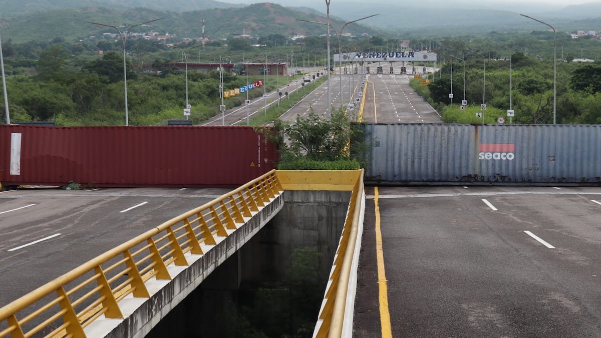 La toma de posesión del presidente de Venezuela, en directo | Venezuela cierra temporalmente la frontera con Colombia de forma “unilateral”