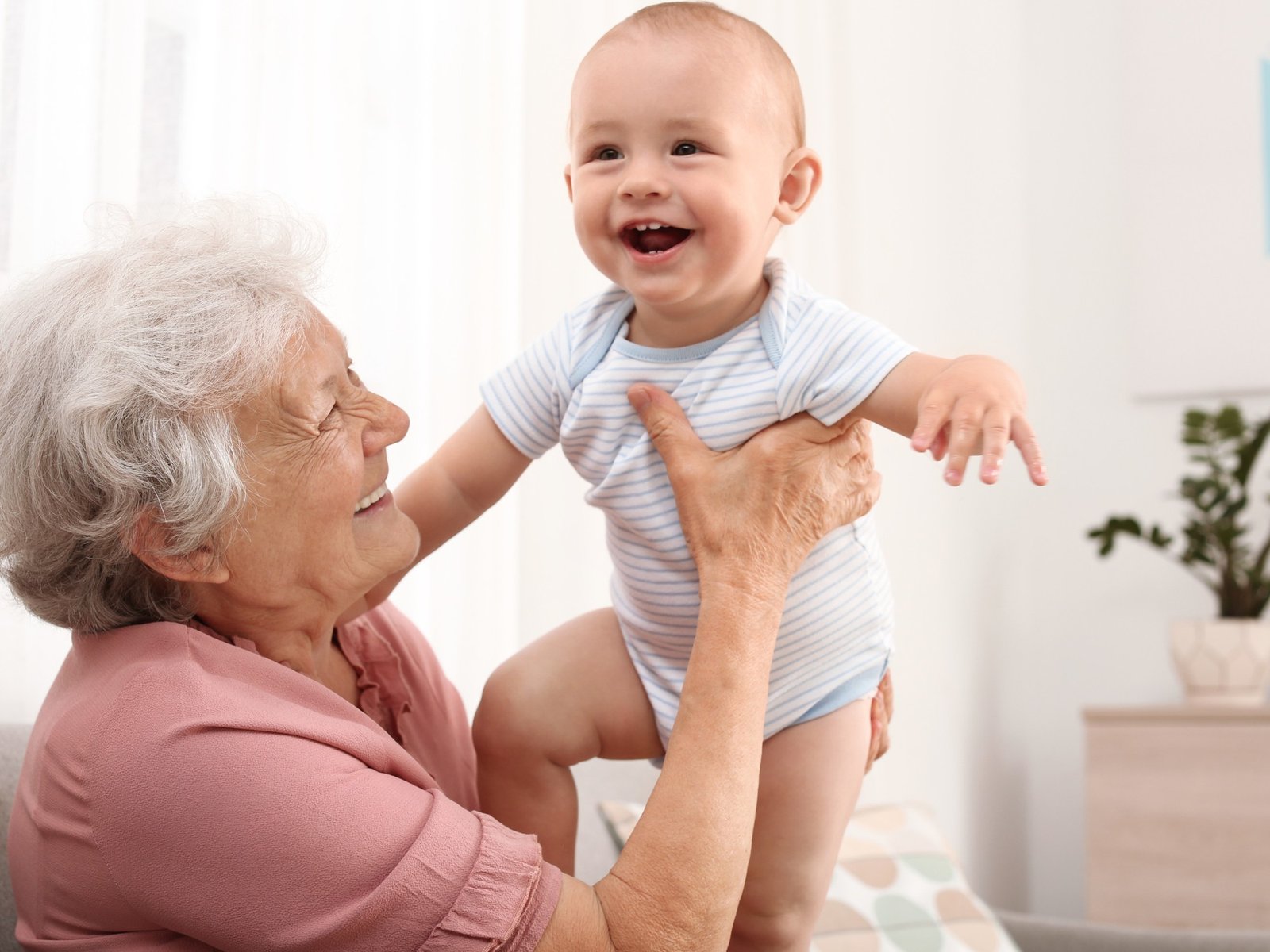 La vida sin nietos, el dolor que enciende alarmas en mayores de 50