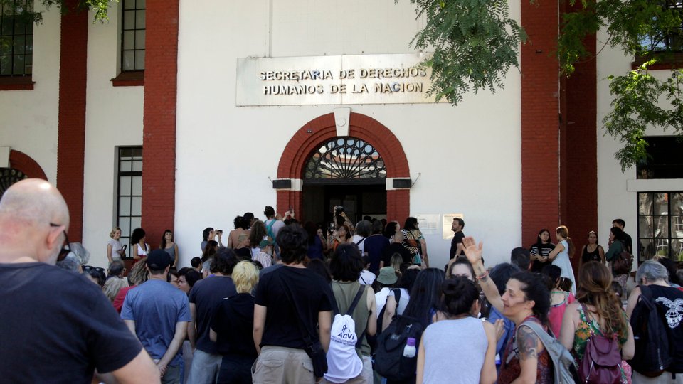 Las políticas de Memoria, Verdad y Justicia en riesgo por el desmantelamiento de la Secretaría de DDHH | La búsqueda de los desaparecidos, los archivos y los sitios en riesgo