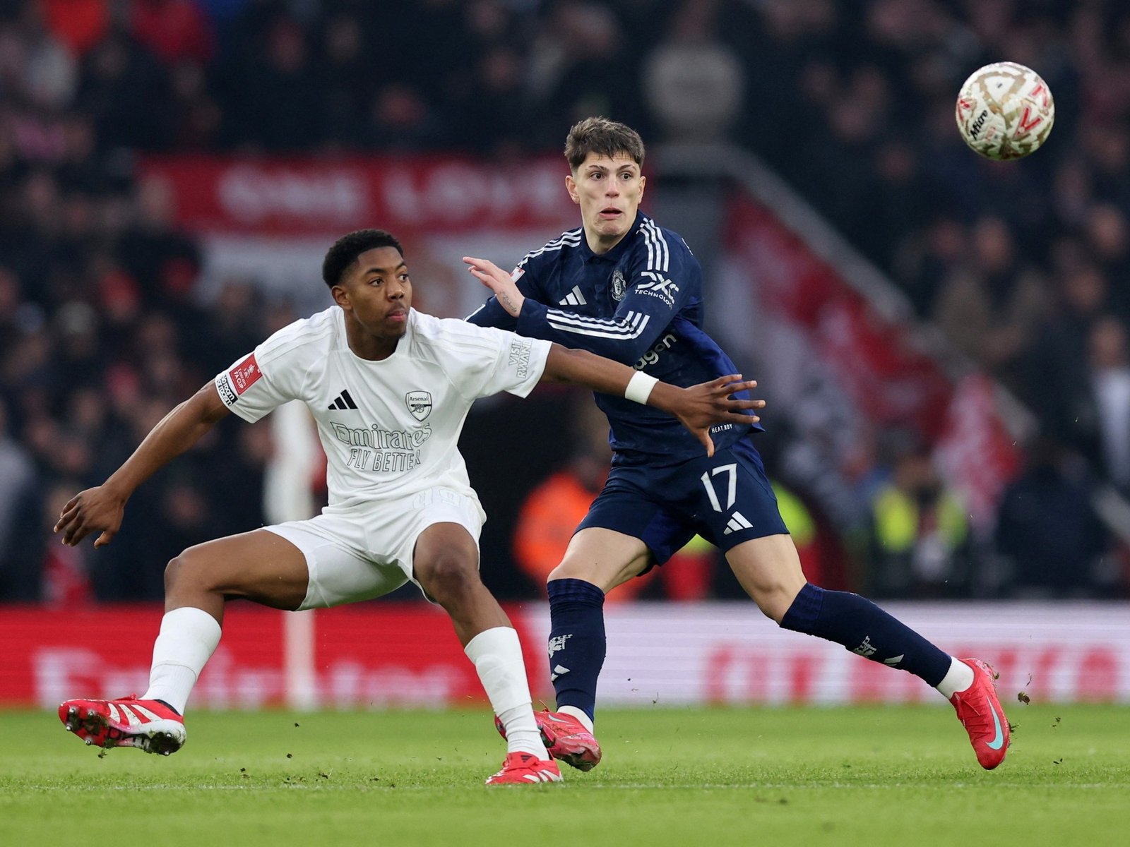 Lisandro Martínez y Garnacho, titulares en duelo clave de la tercera ronda