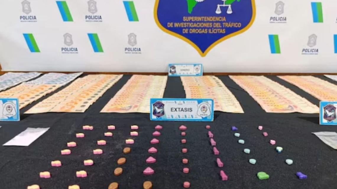 Mar del Plata: una policía y un empleado judicial fueron detenidos por intentar ingresar droga a una fiesta electrónica