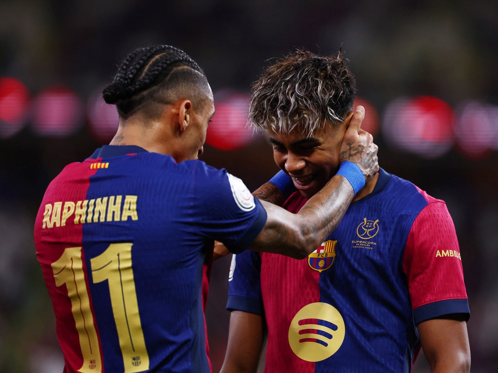 Mbappé clavó un golazo de entrada en Arabia Saudita