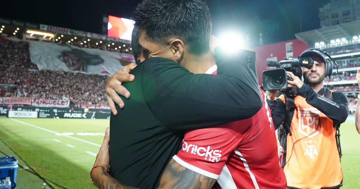 Por qué Enzo Pérez es refuerzo top: el vestuario y su aura :: Olé