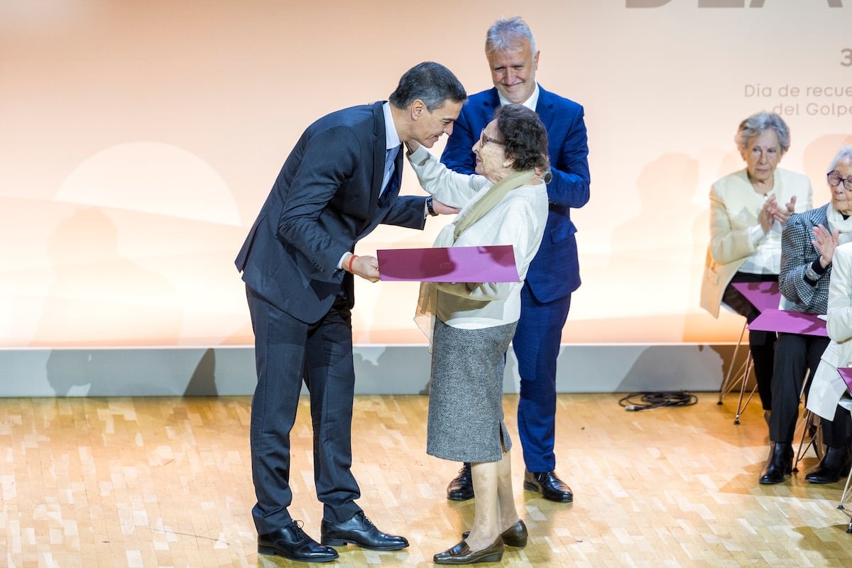 Sánchez inicia los actos por el 50º aniversario de la muerte de Franco sin el Rey y sin el PP | España