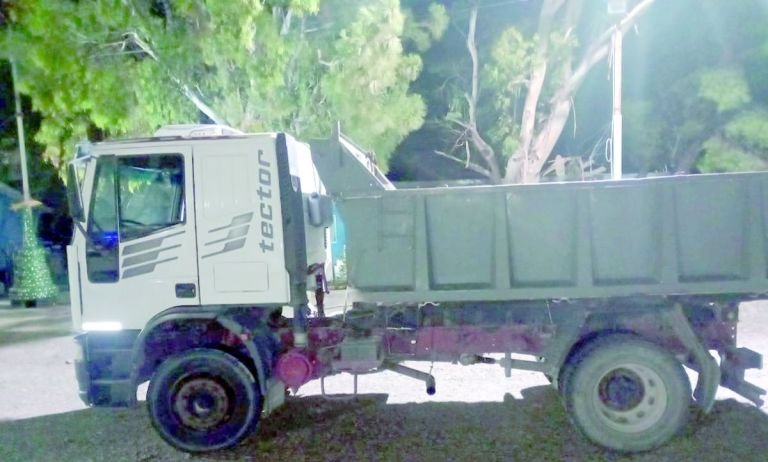 Secuestraron en Ramón Santos un camión con bolsas de cobre conducido por un comodorense