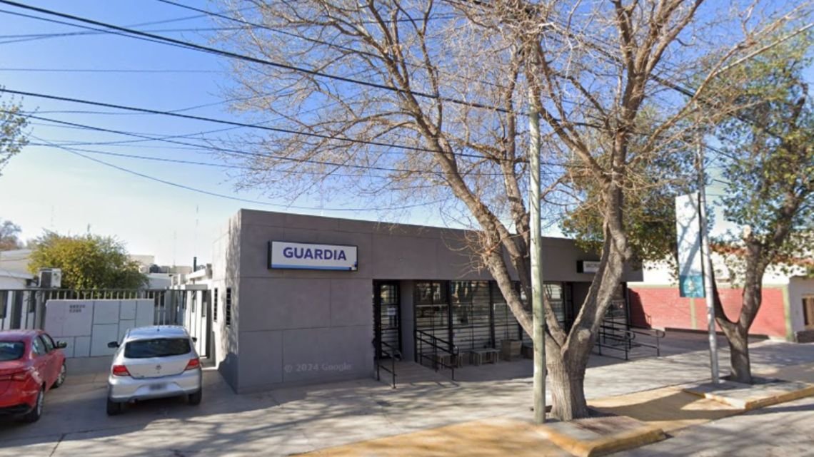 Un joven de 15 años jugaba con el arma de su padre y mató a su mejor amigo por accidente