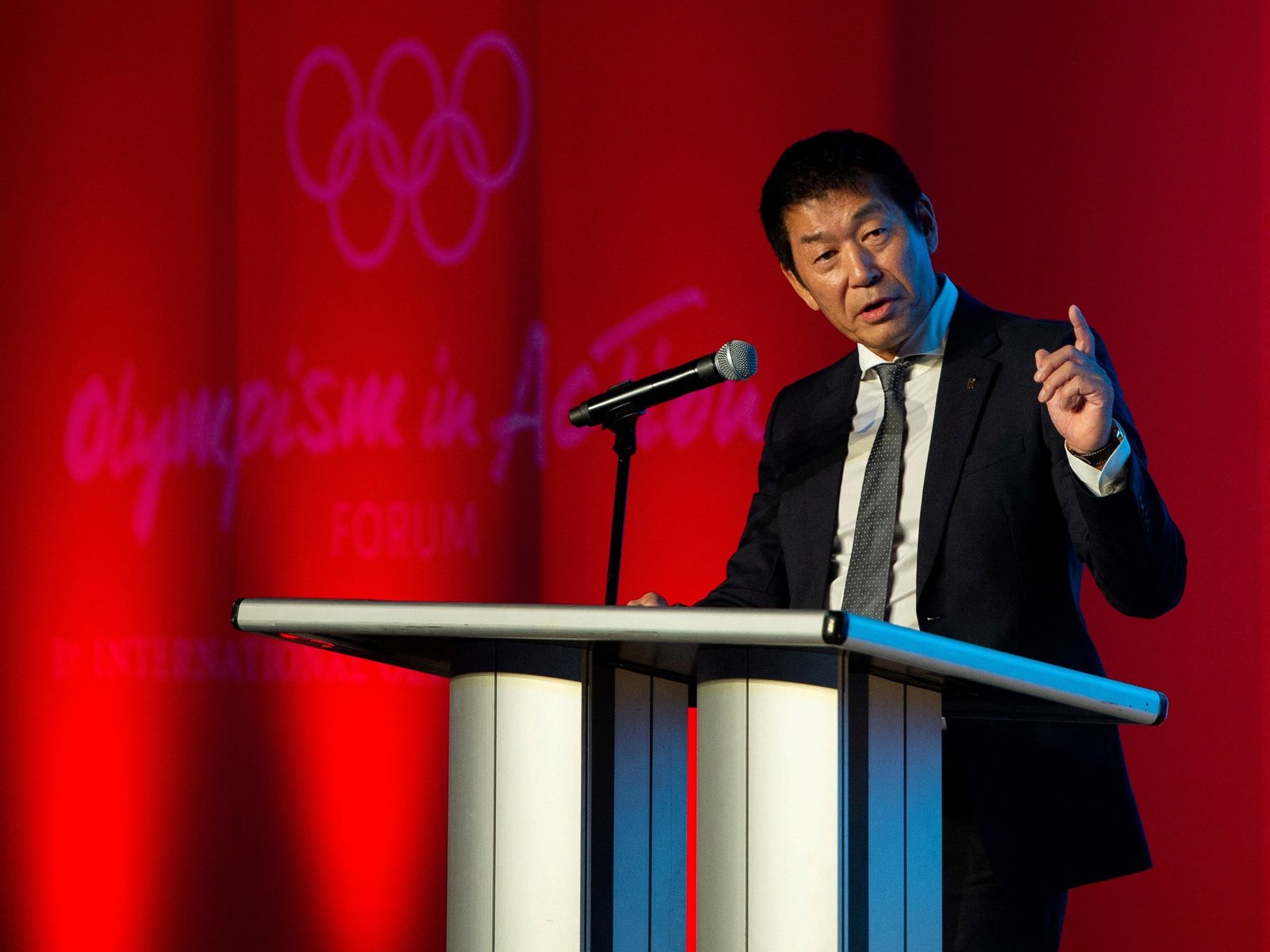 Unos Juegos Olímpicos simultáneos en cinco continentes, la “loca idea” del japonés Watanabe que quiere ser presidente del COI