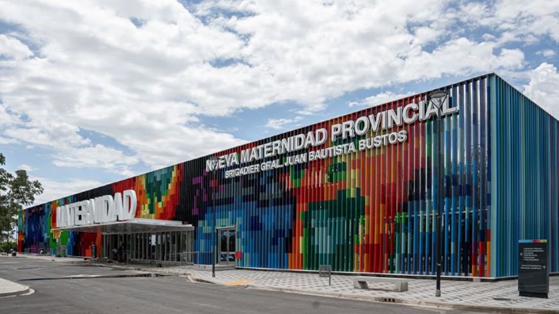 Valentina, la primera bebé nacida en 2025 en el sistema público provincial