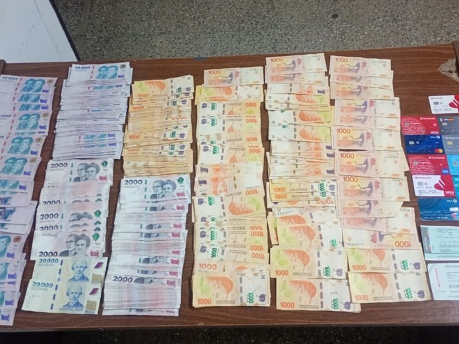 detuvieron a una mujer con 2 millones de pesos truchos en el Festival de Jesus María