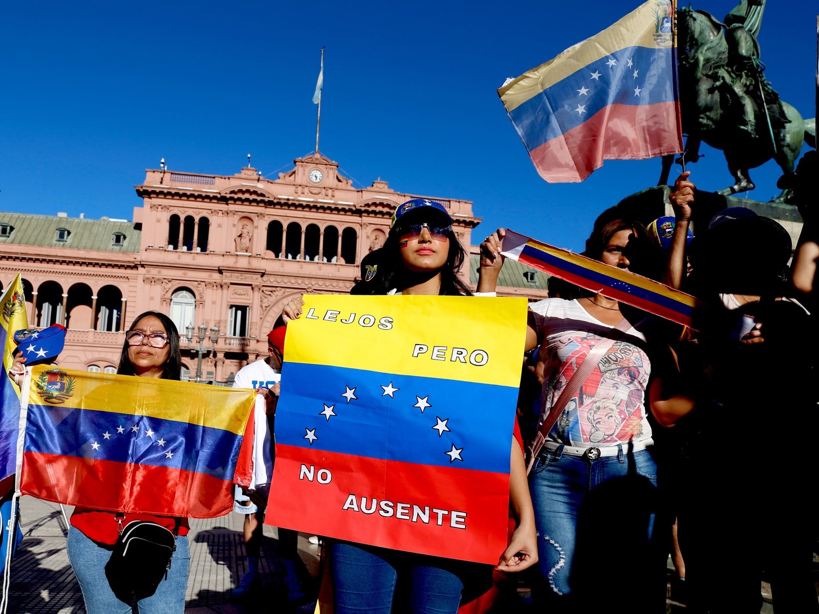 el grito de los venezolanos exiliados se hizo oír en Plaza de Mayo