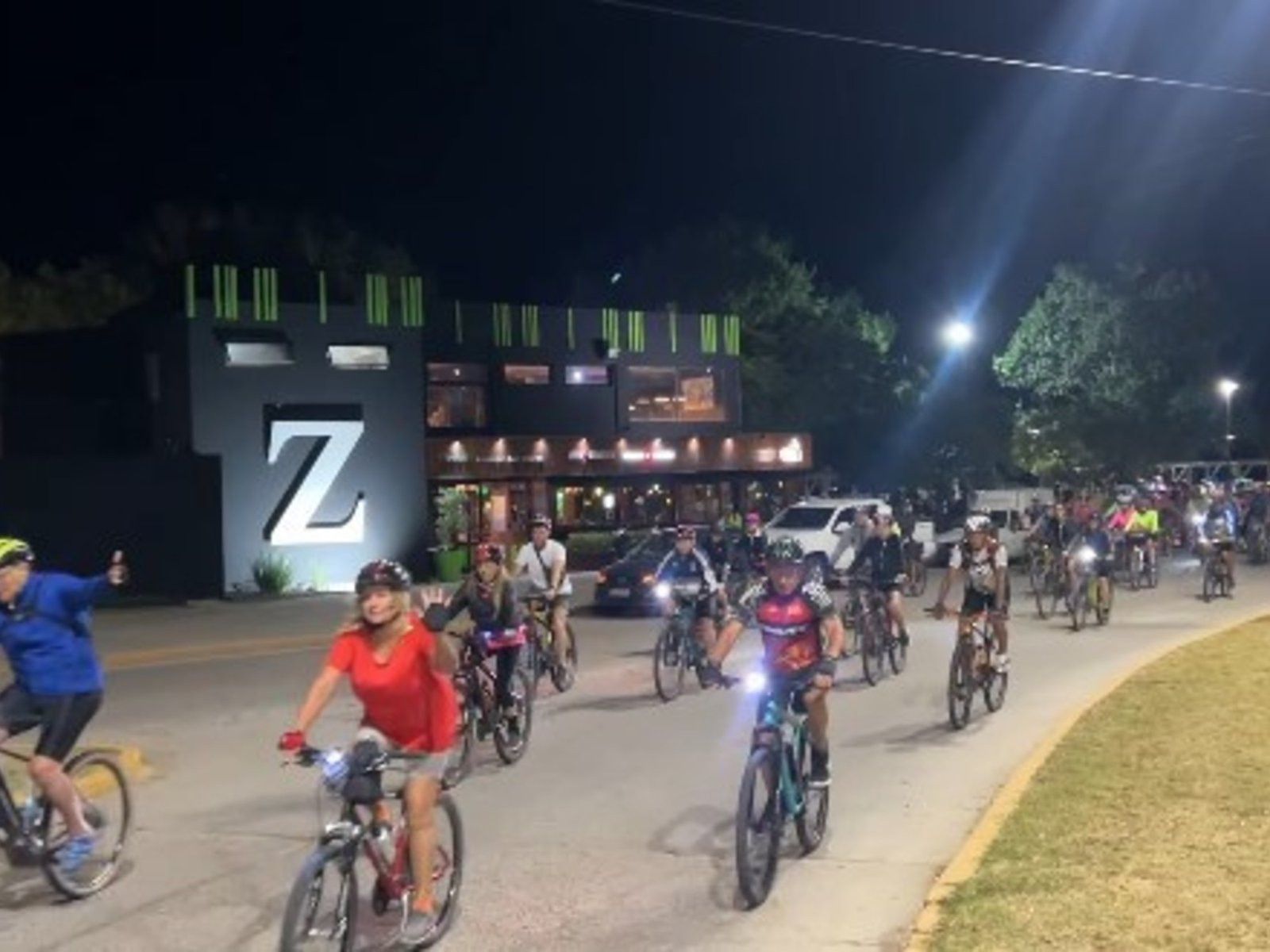 hirieron a una chica y le robaron la bicicleta