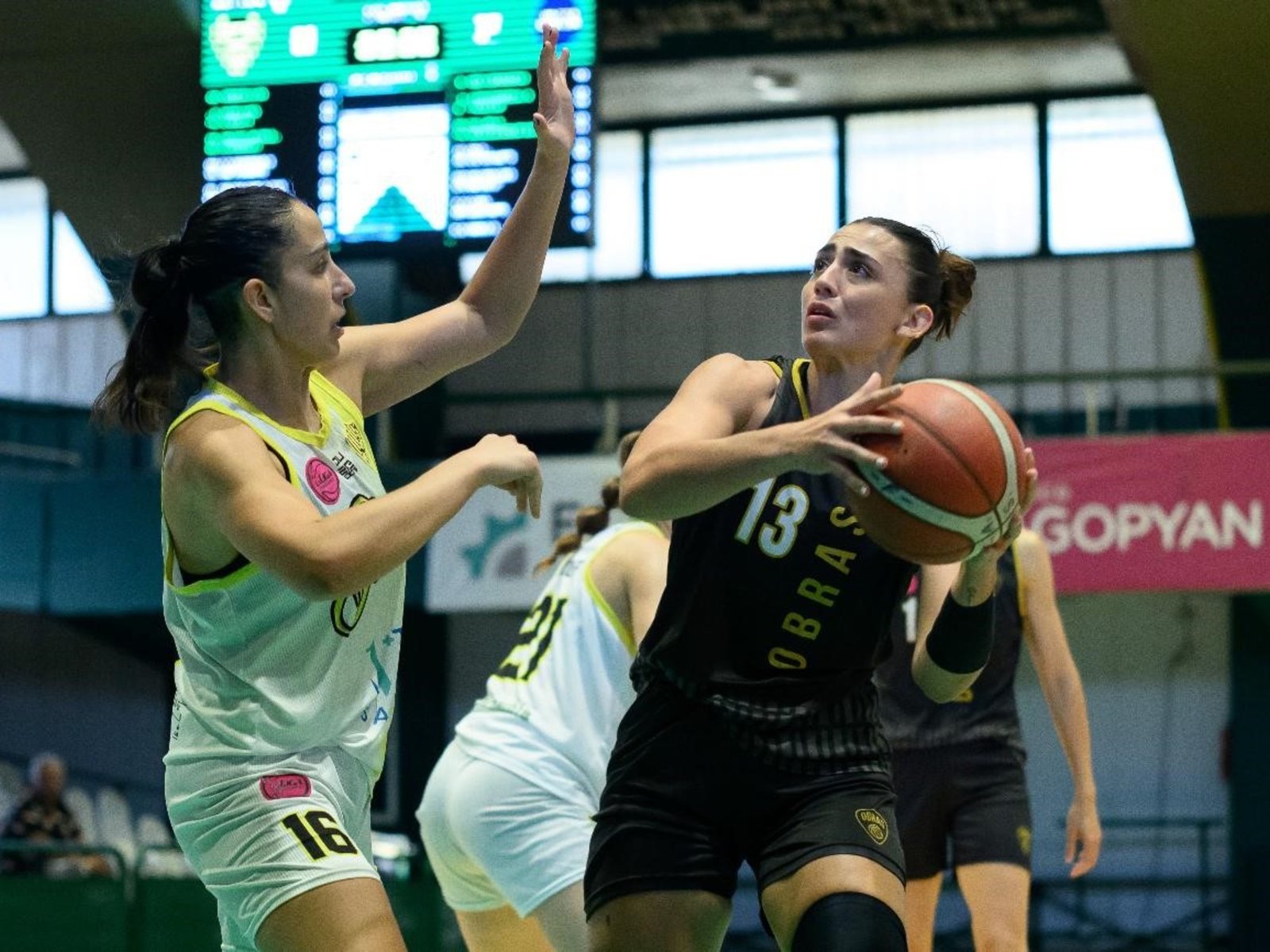 la figura del básquetbol que volvió a la Argentina para recibirse de médica