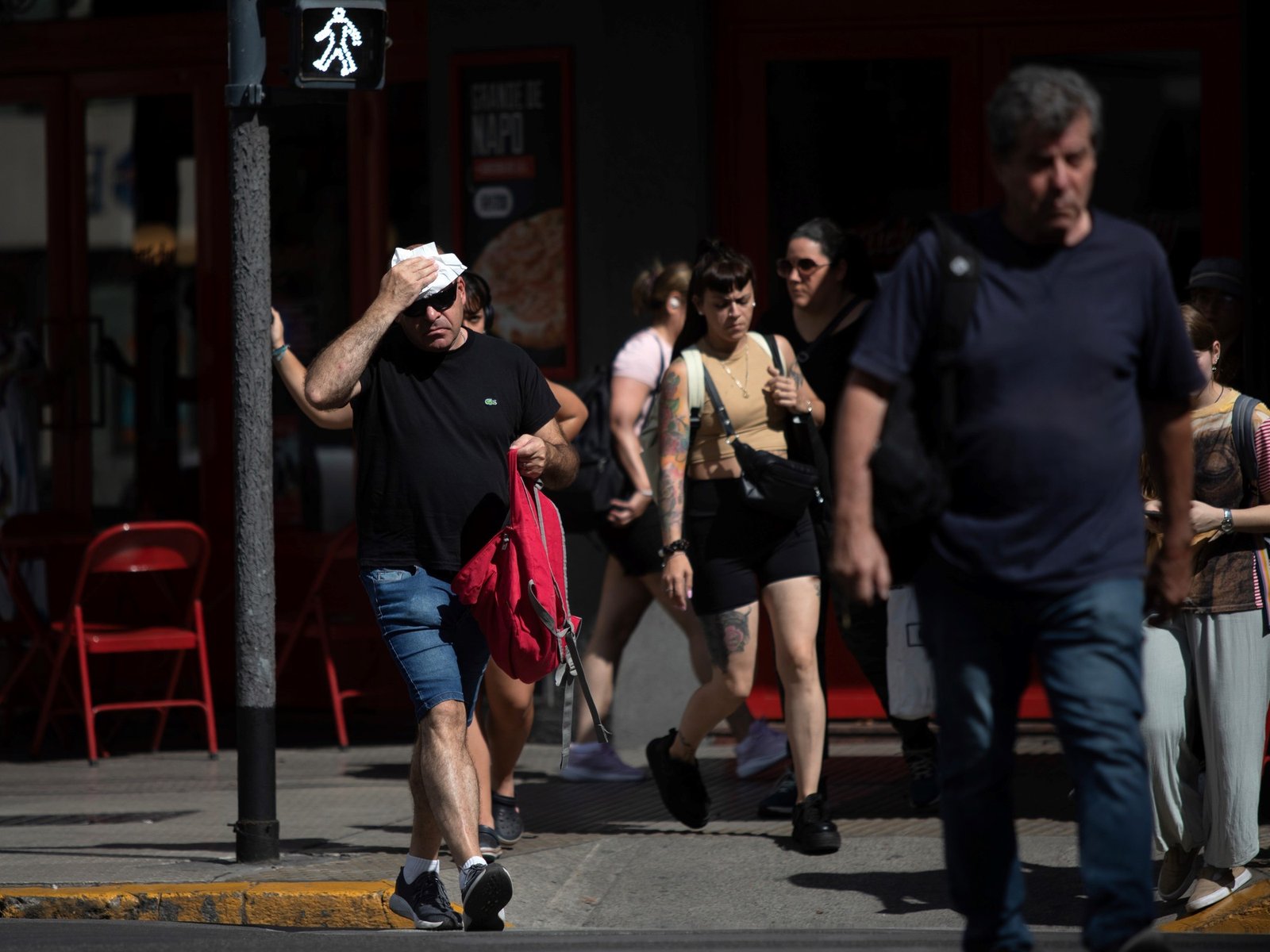 llega la segunda ola de calor del verano a la Ciudad y a cuánto subirá la máxima