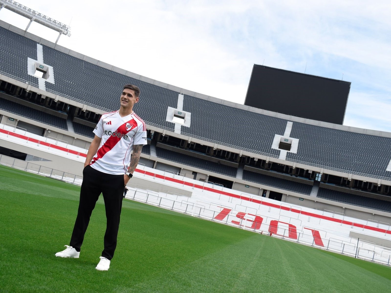 más de 40 jugadores pegan la vuelta al fútbol argentino en este 2025