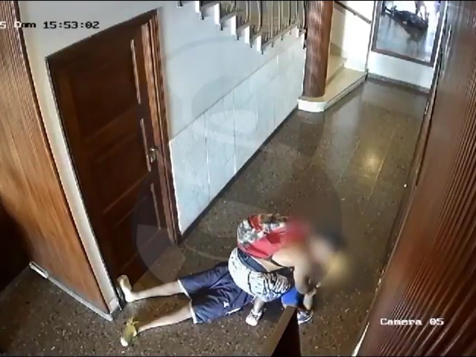 murió de un infarto y un ladrón aprovechó para robarle la billetera