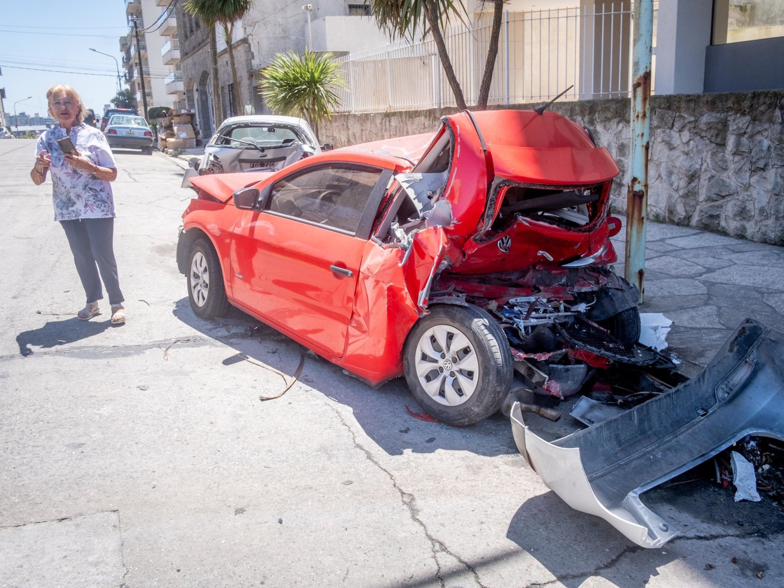 se fue, pero dejó una nota con sus datos