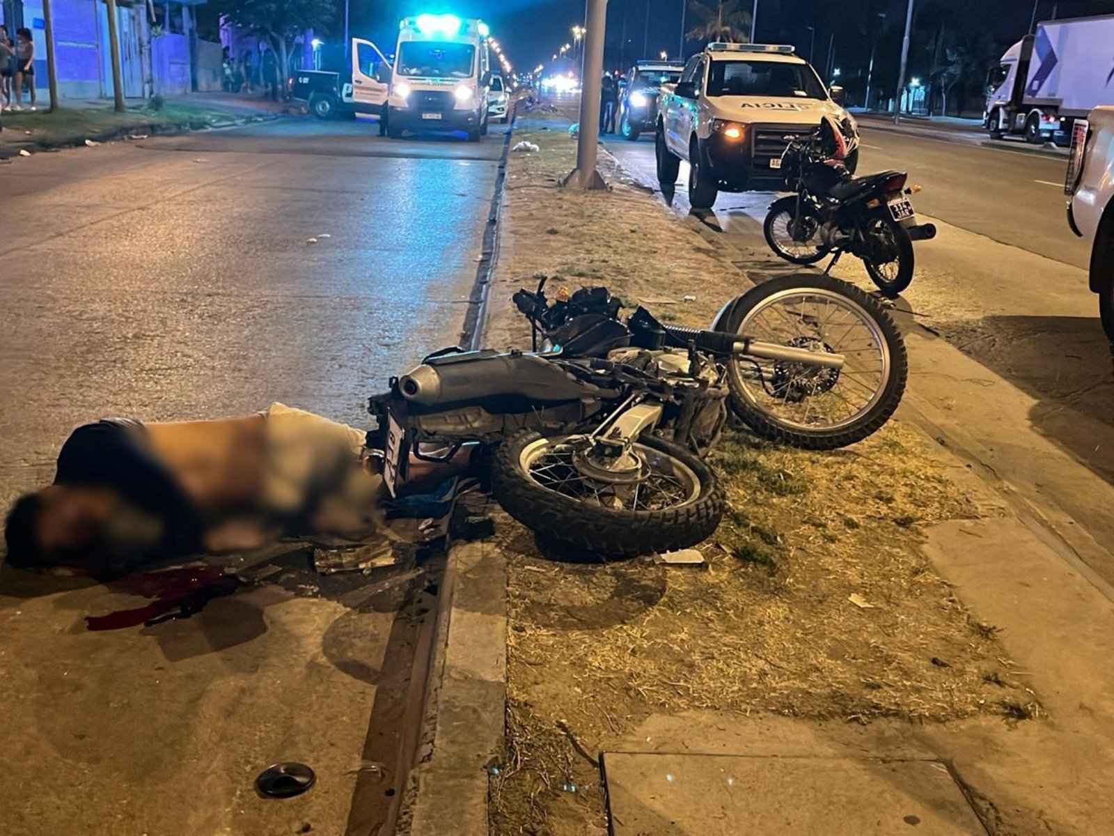 un policía de la Ciudad mató a un motochorro que quiso robarle en La Tablada
