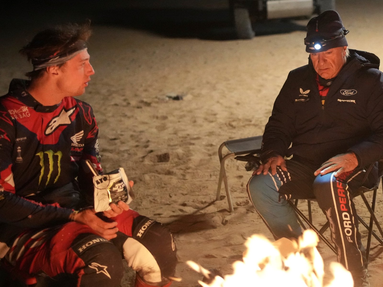 viaje a las entrañas del bivouac, el mítico campamento nocturno en medio del desierto de Arabia Saudita