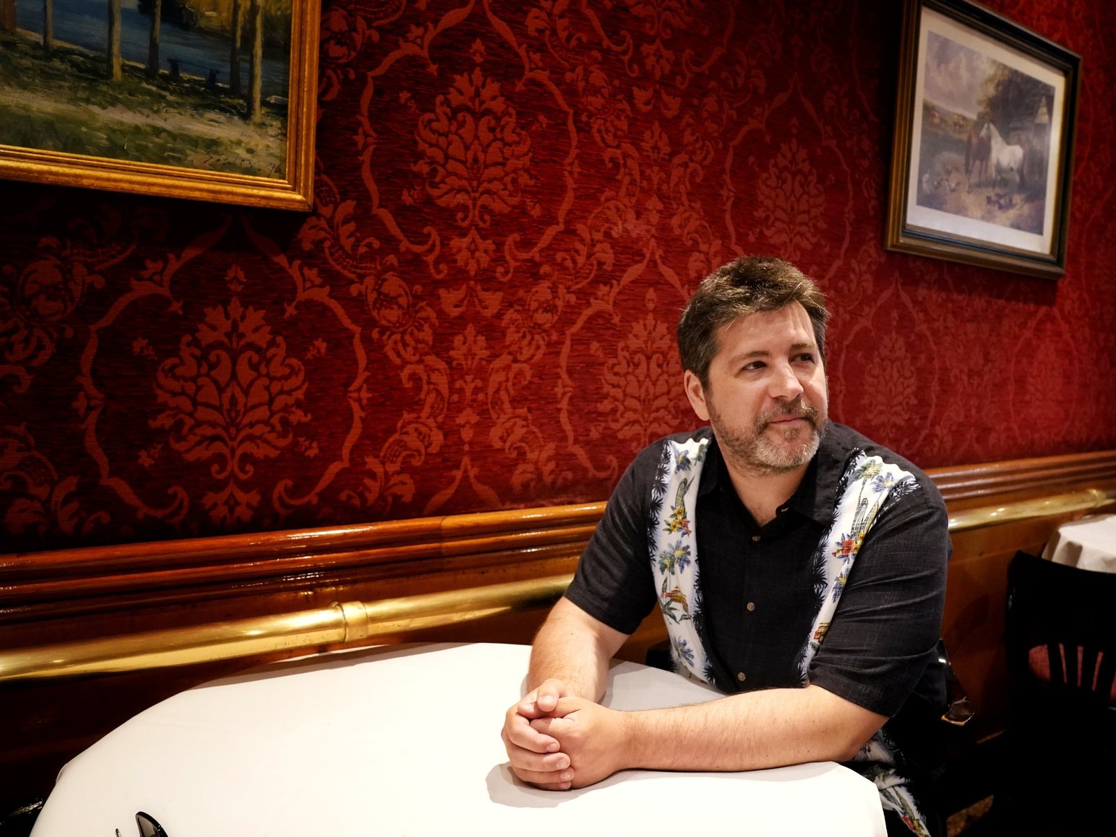 ¿Qué define al humor argentino? Adrián Lakerman responde en un libro para reír y pensar