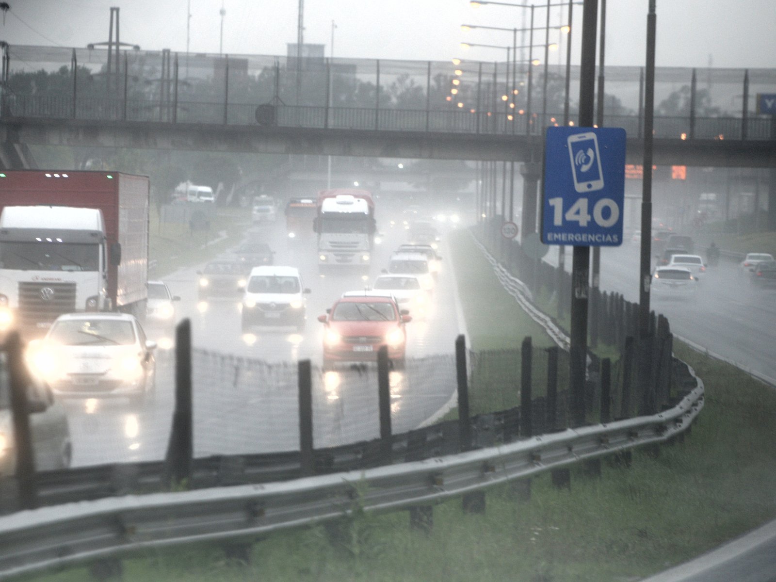 A la espera de las lluvias, todavía rigen alertas por calor extremo: las 14 provincias afectadas