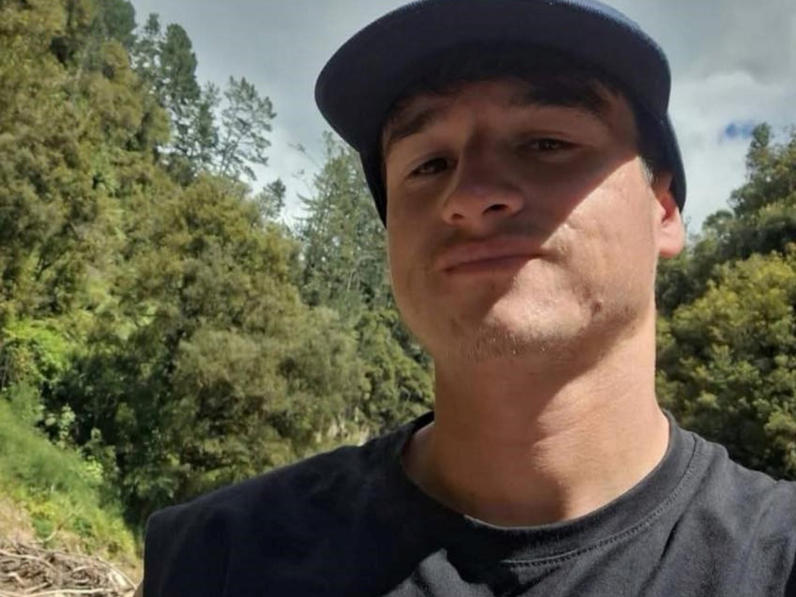 Sigue la búsqueda del mochilero argentino que despareció en Nueva Zelanda y piden ayuda para que pueda viajar su madre