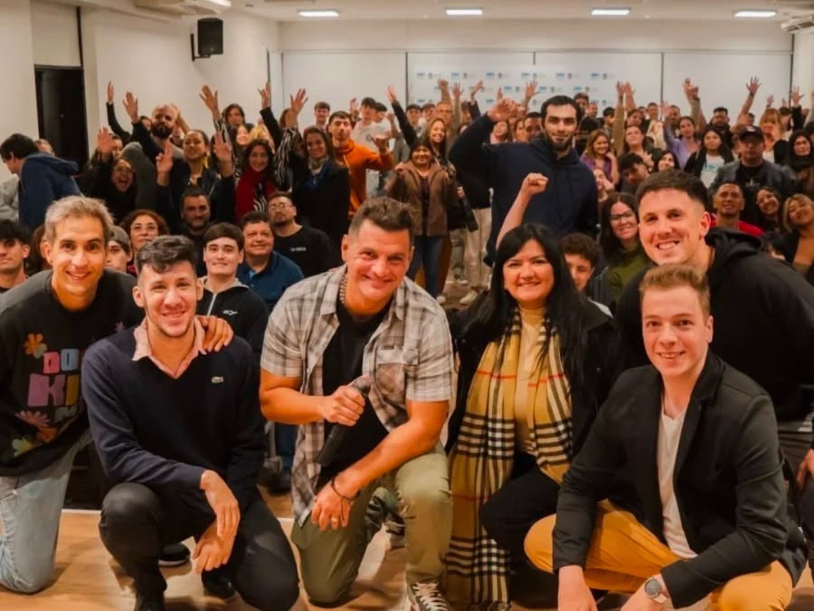 la historia detrás de la plataforma que da más de 20 cursos gratis y ya tiene 40.000 inscriptos