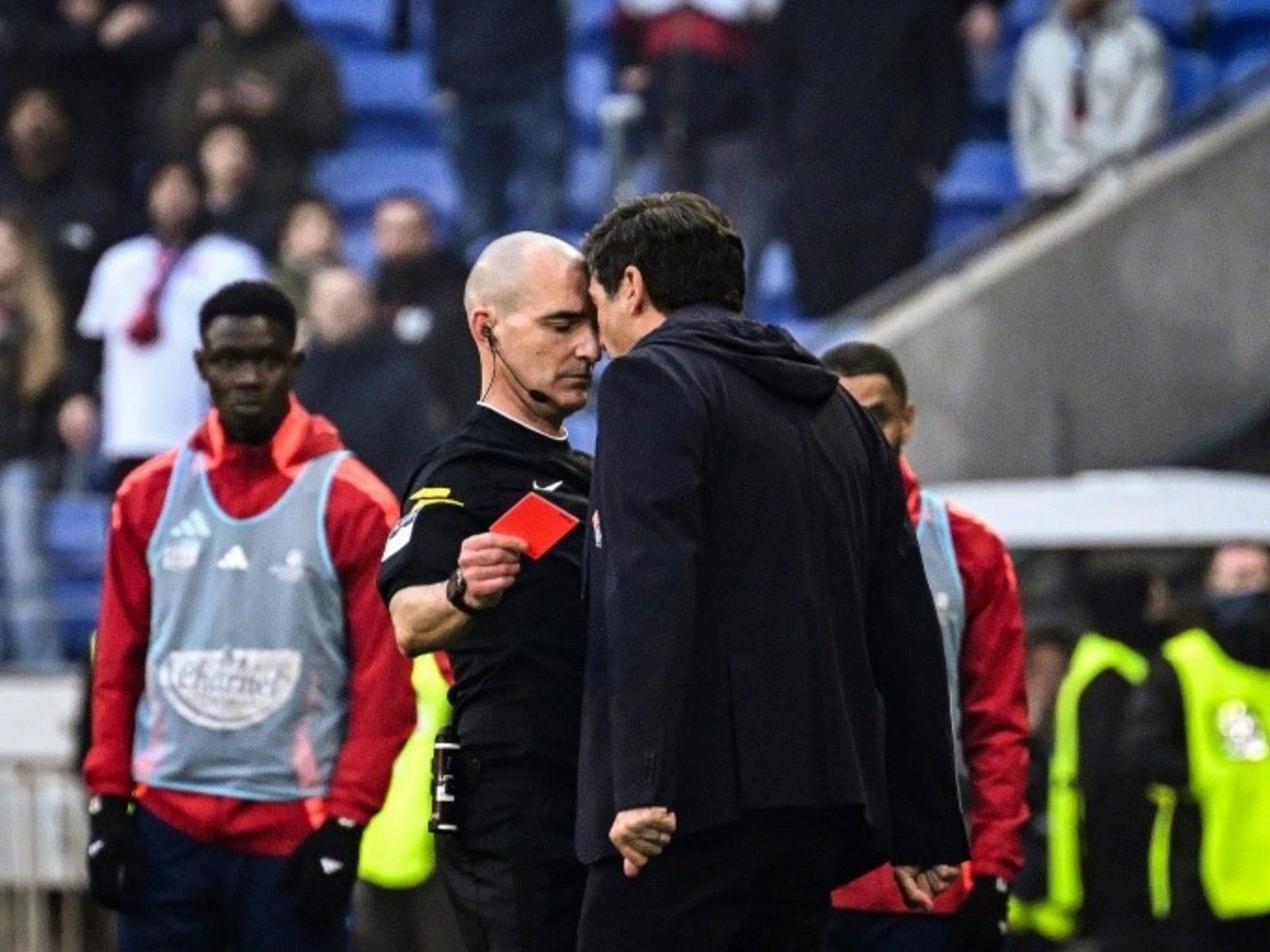 9 meses suspendido por amenazar a un árbitro cara a cara