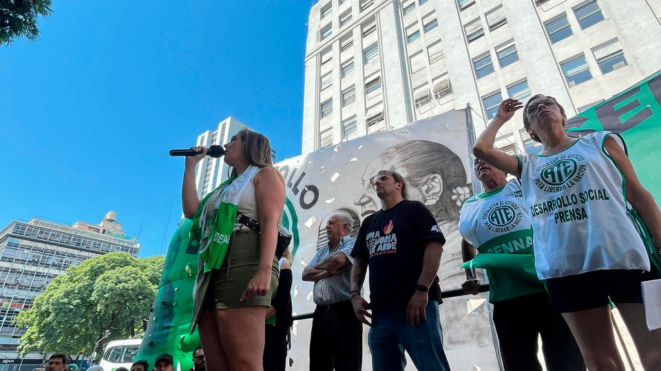“A Milei tenemos que derrotarlo en la calle” | Jornada de protestas frente al ex Desarrollo Social