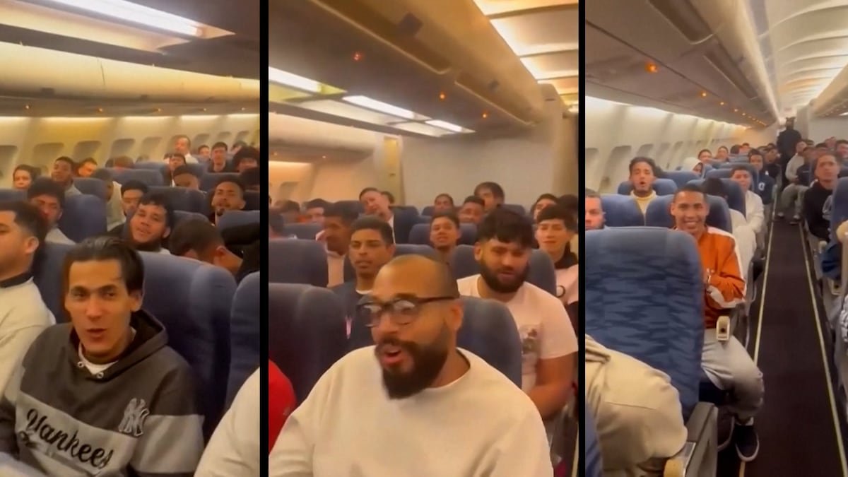 A bordo de un vuelo de repatriación de migrantes venezolanos