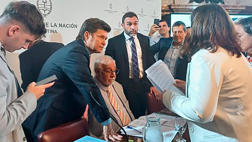 Acuerdo con el FMI: El oficialismo logró dictamen y buscará ratificar este miércoles el DNU de Milei | La Libertad Avanza tendría los votos para blindarlo