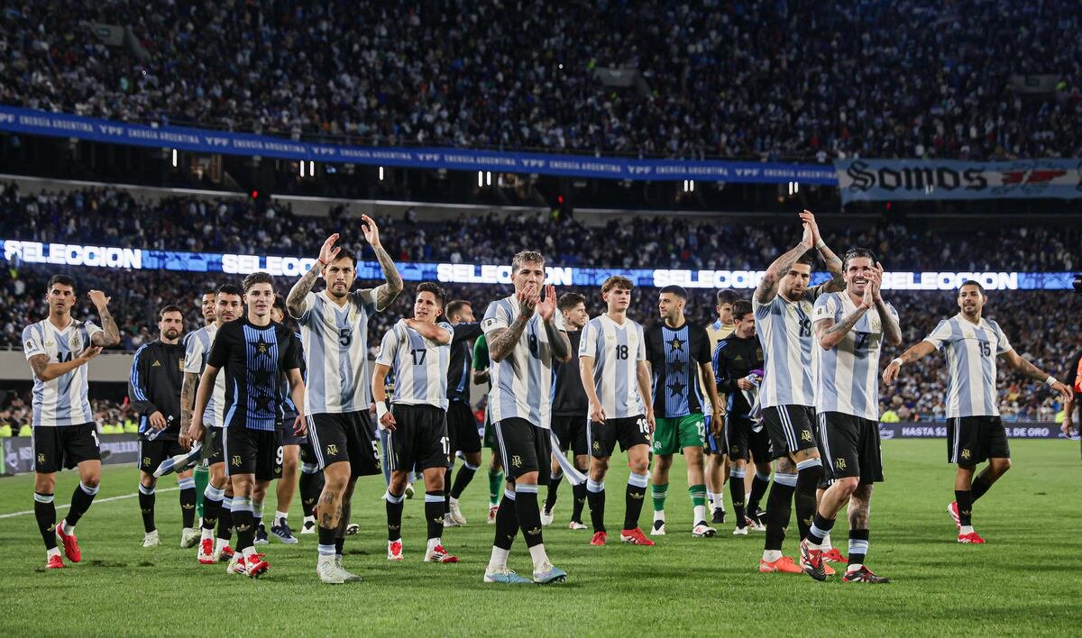 Argentina festeja su clasificación al Mundial con una goleada frente a Brasil