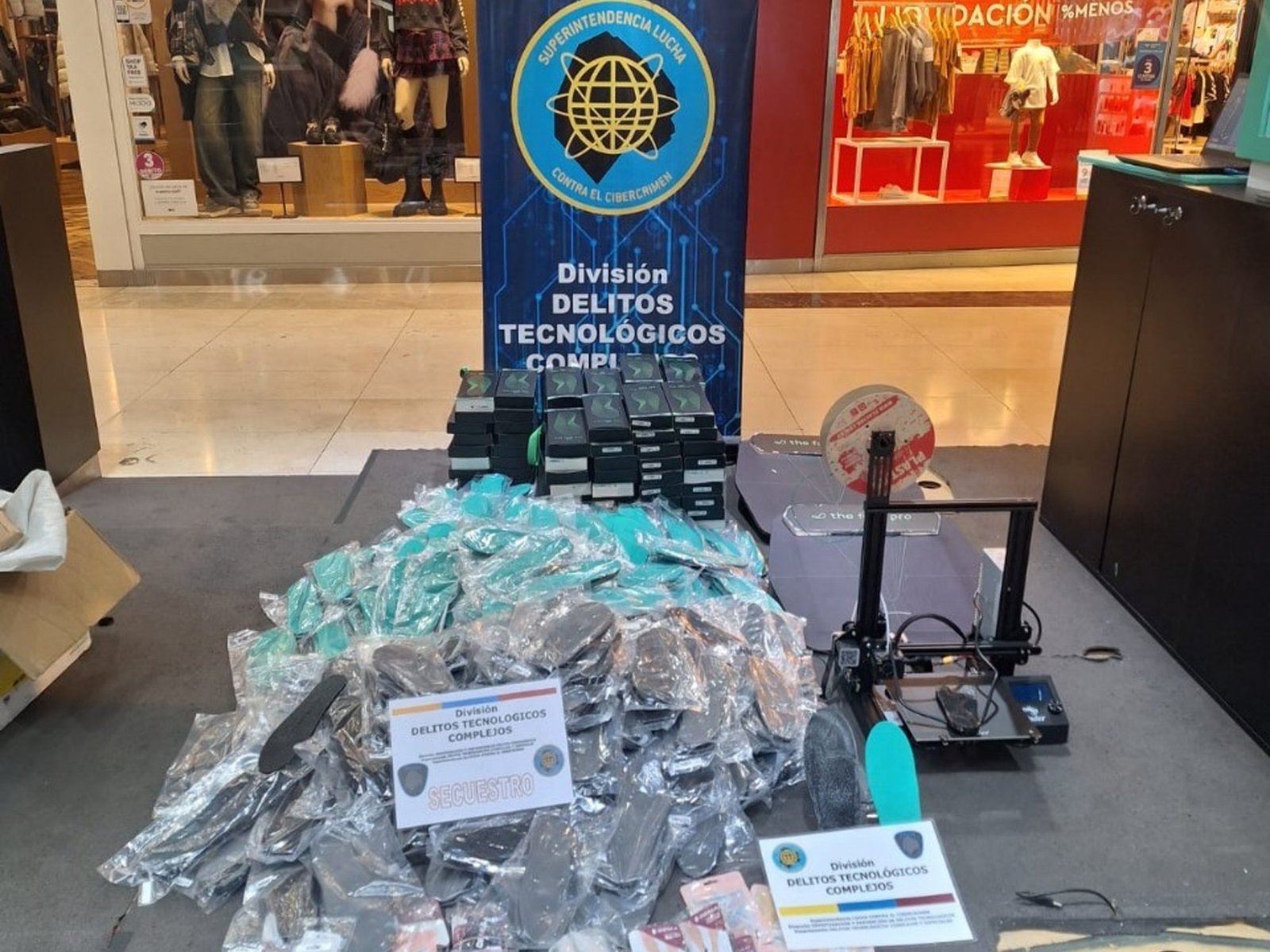 Cayó una banda que vendía falsas plantillas personalizadas en locales de Dot y Abasto