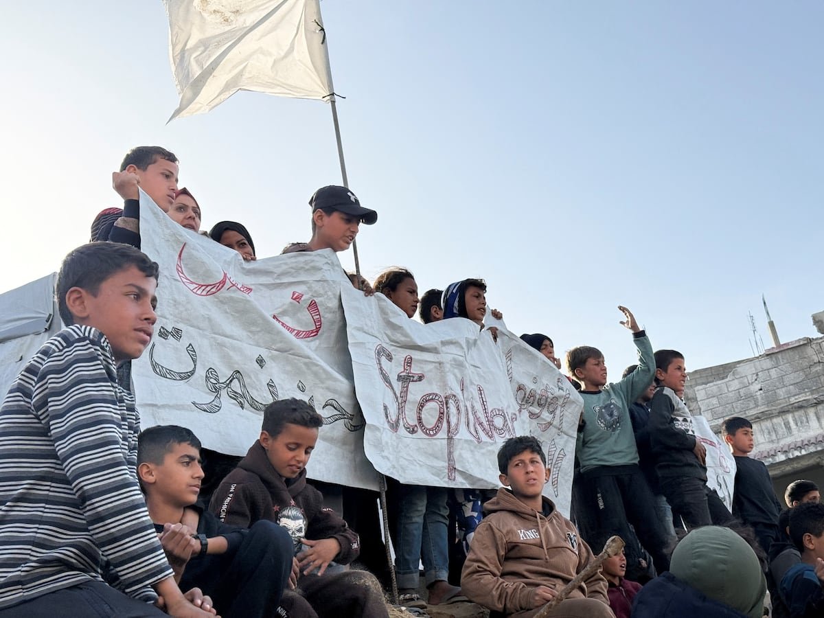 Cientos de gazatíes gritan contra Hamás en unas protestas inéditas durante la guerra | Internacional