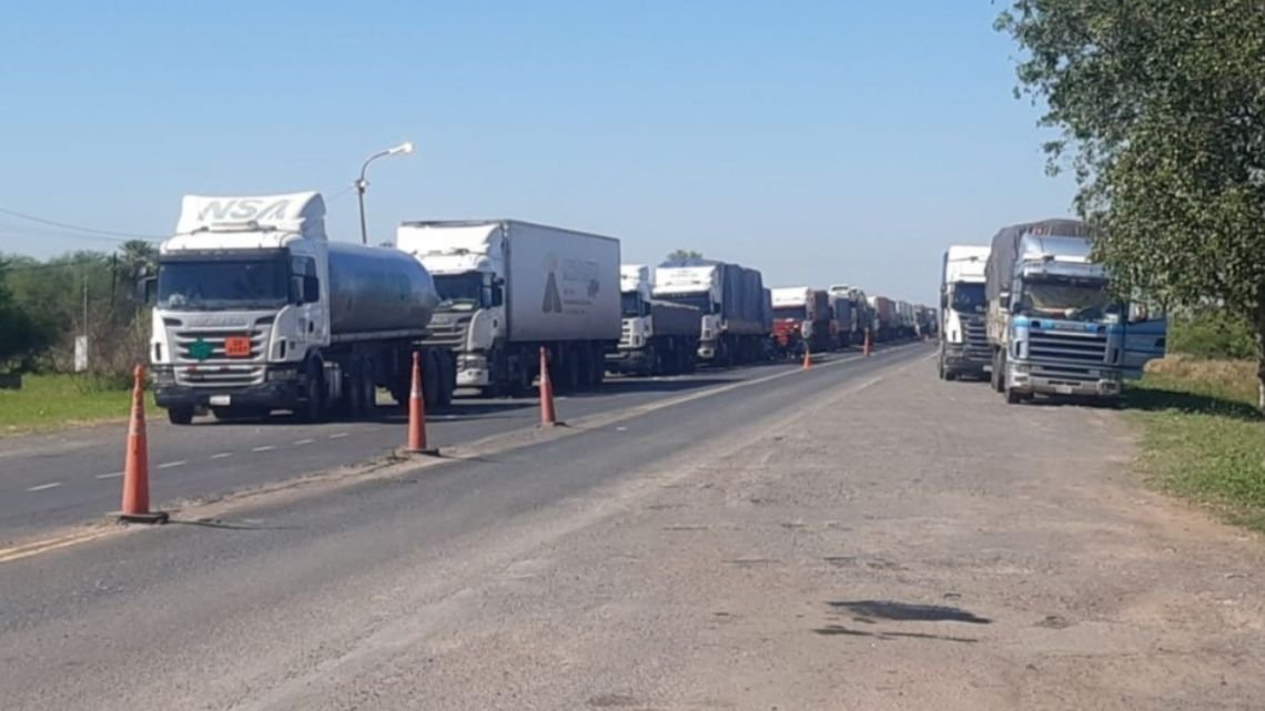 Clorinda: camioneros denuncian el cobro “injustificado” de una tasa municipal